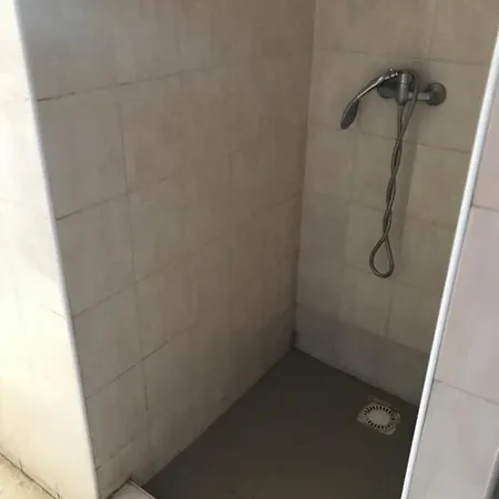 Hotel economico Robotnicka Ubytovna Kolozsi Trstice